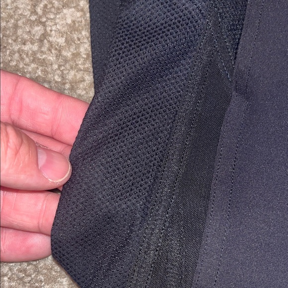 Lululemon Athletica Black Leggings 25 inch inseam, like new - Picture 3 of 7